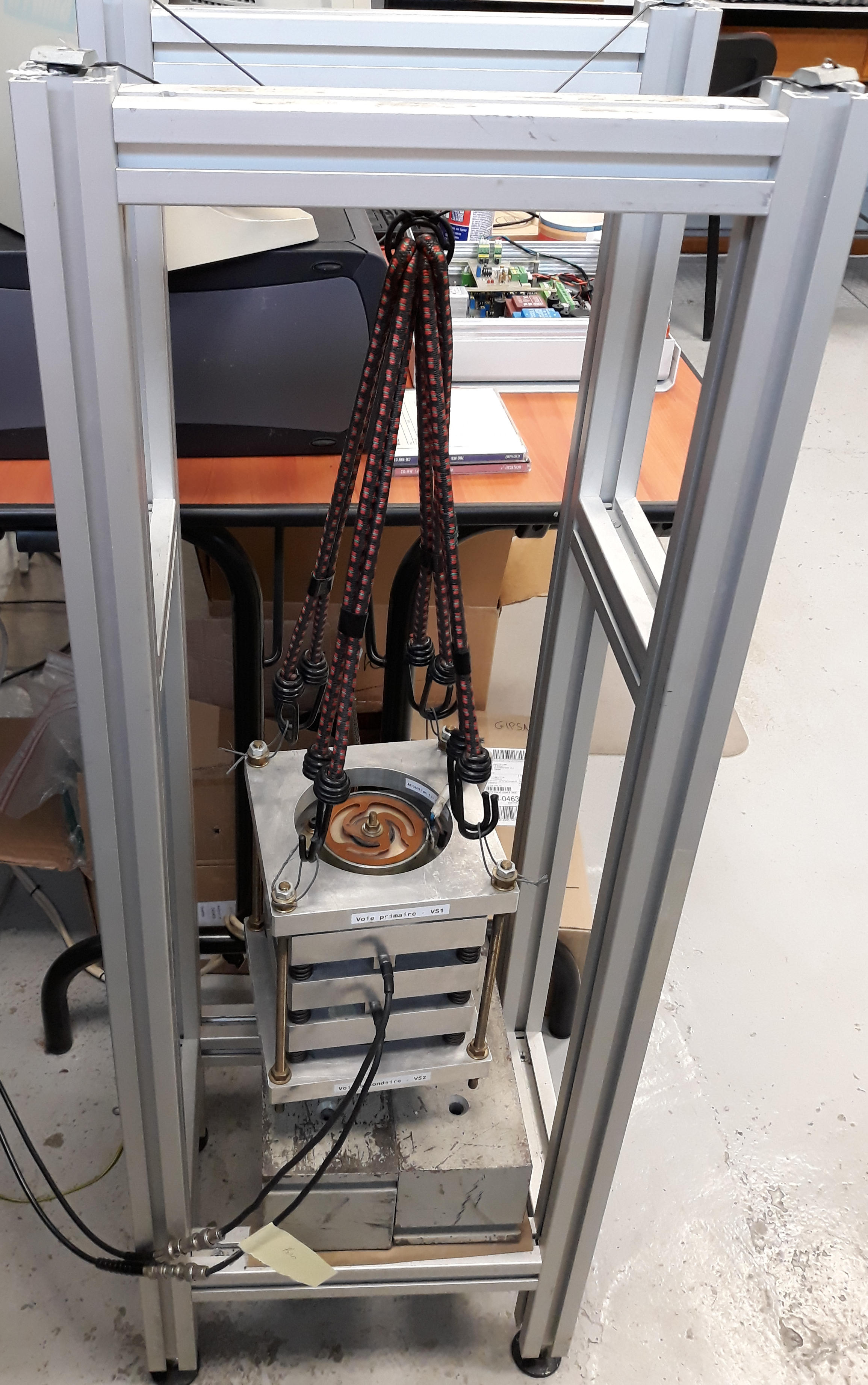 Active vibration control experimental test-bench